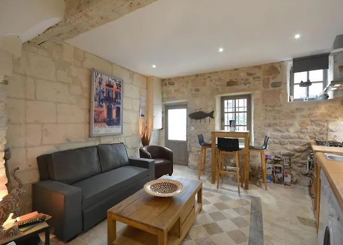 Charmante Petite Maison Donnant Sur Les Arenes
