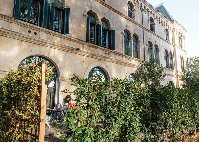 Couvent Des Ursulines: Historic Pezenas Retreat for Families and Groups